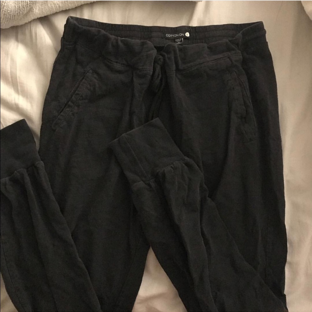 cotton on joggers size large that fit small